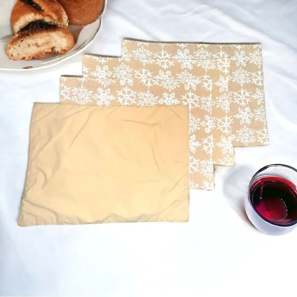 4-piece Placemat Set l Snowflake Design l Cloth l Beige w/ White Snowflakes EUC